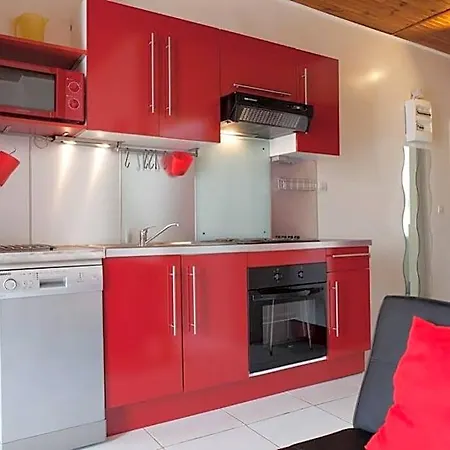 فندق #palavaslesflots #2bedrooms #airconditioned #100metersfromthebeach بالافاس ليه فلو